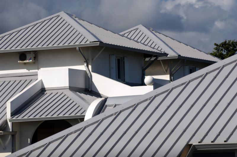 What To Expect During A Professional Metal Roof Replacement